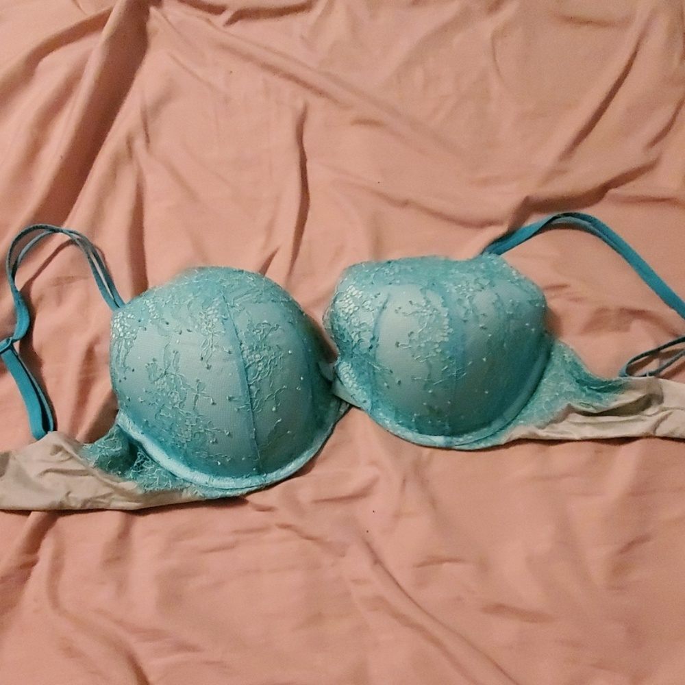 Victorias secret very sexy push up bra 34DD